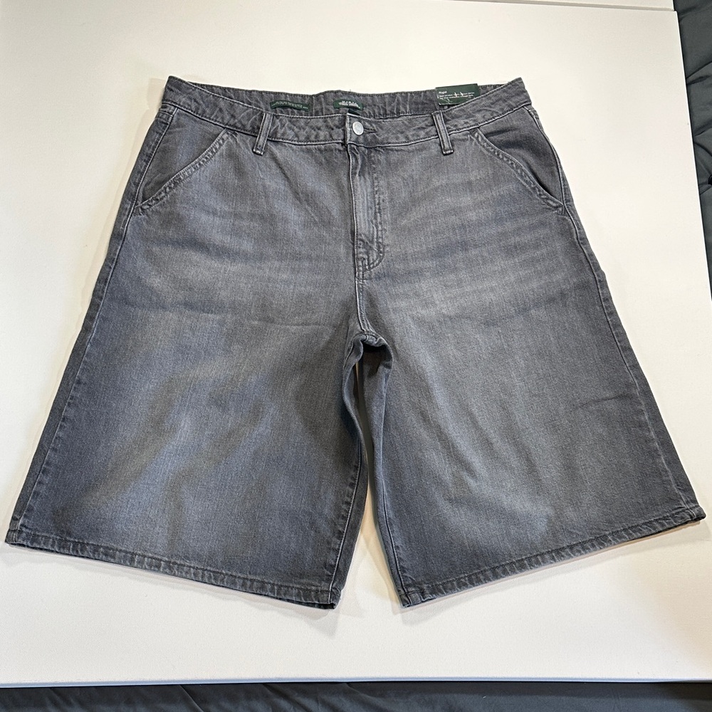 Women’s Mid-Rise 90’s Skater Shorts NWT Size 14
